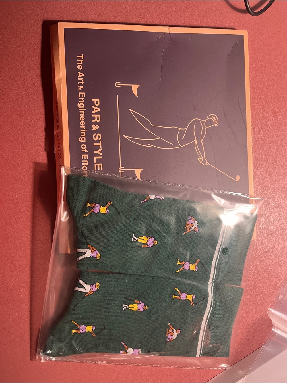 Green Golf-Pattern Men's Socks by PAR & STYLE